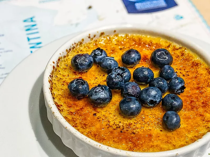 Image: Crème brulée. A bit boring, perhaps, but well done nonetheless.