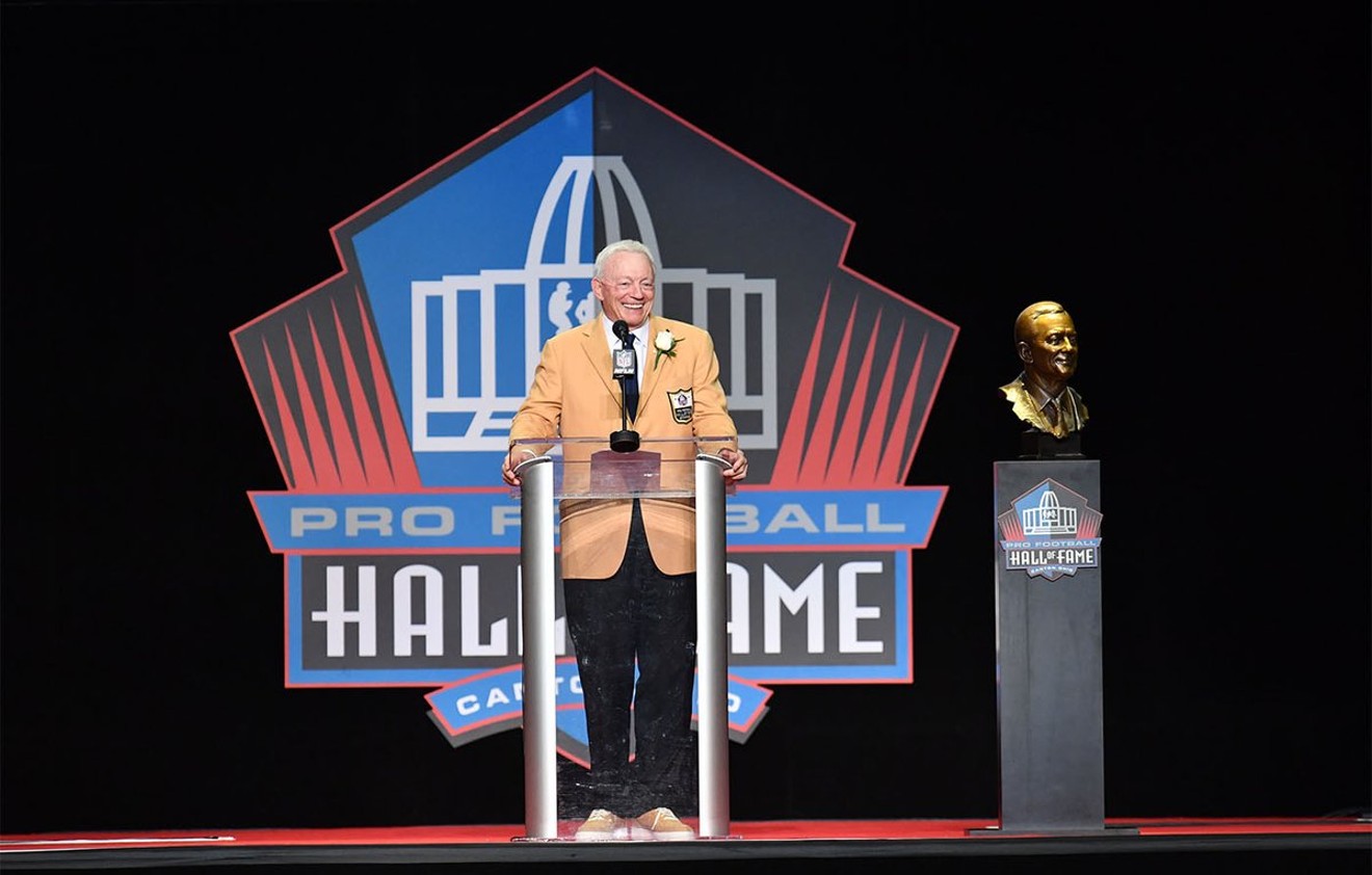 Jerry Jones delivers his Pro Football Hall of Fame induction speech in August 2017.
