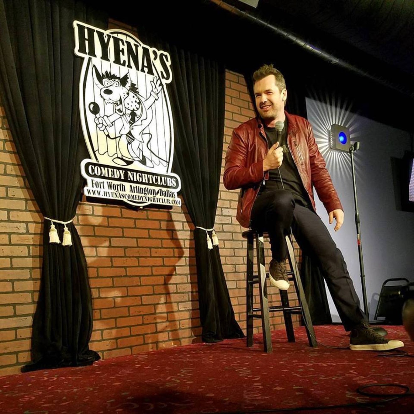 Comedian Jim Jefferies performed an unannounced 20-minute set at Hyena's Comedy Nightclub in Dallas last month while he was in town filming a segment for Comedy Central's The Jim Jefferies Show.