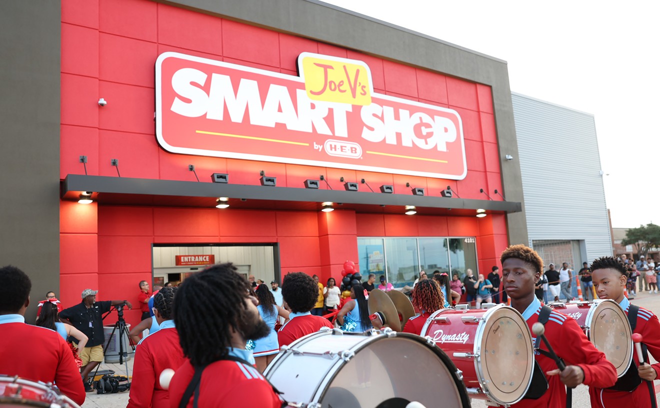 Joe V's, an H-E-B Store, Opens in Southern Dallas and People Show Up