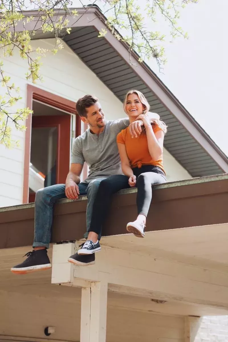 Image: JoJo Fletcher and Jordan Rodgers are back on TV. Thank God.
