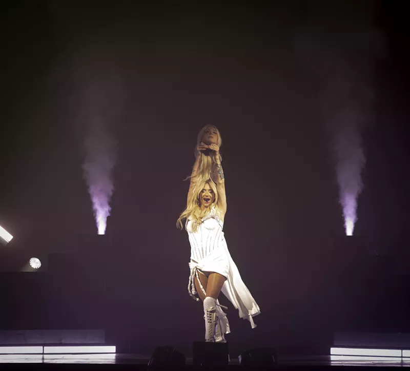 Image: Woman performing on stage