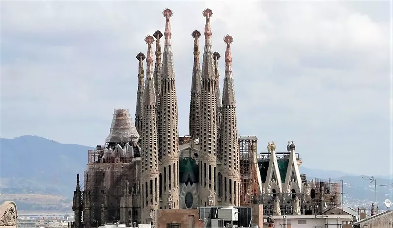 Image: Basilica Sagrada Familia in Barcelona, Spain. The old Dallas oligarchy wants Dallas to look more like this. What are the chances?