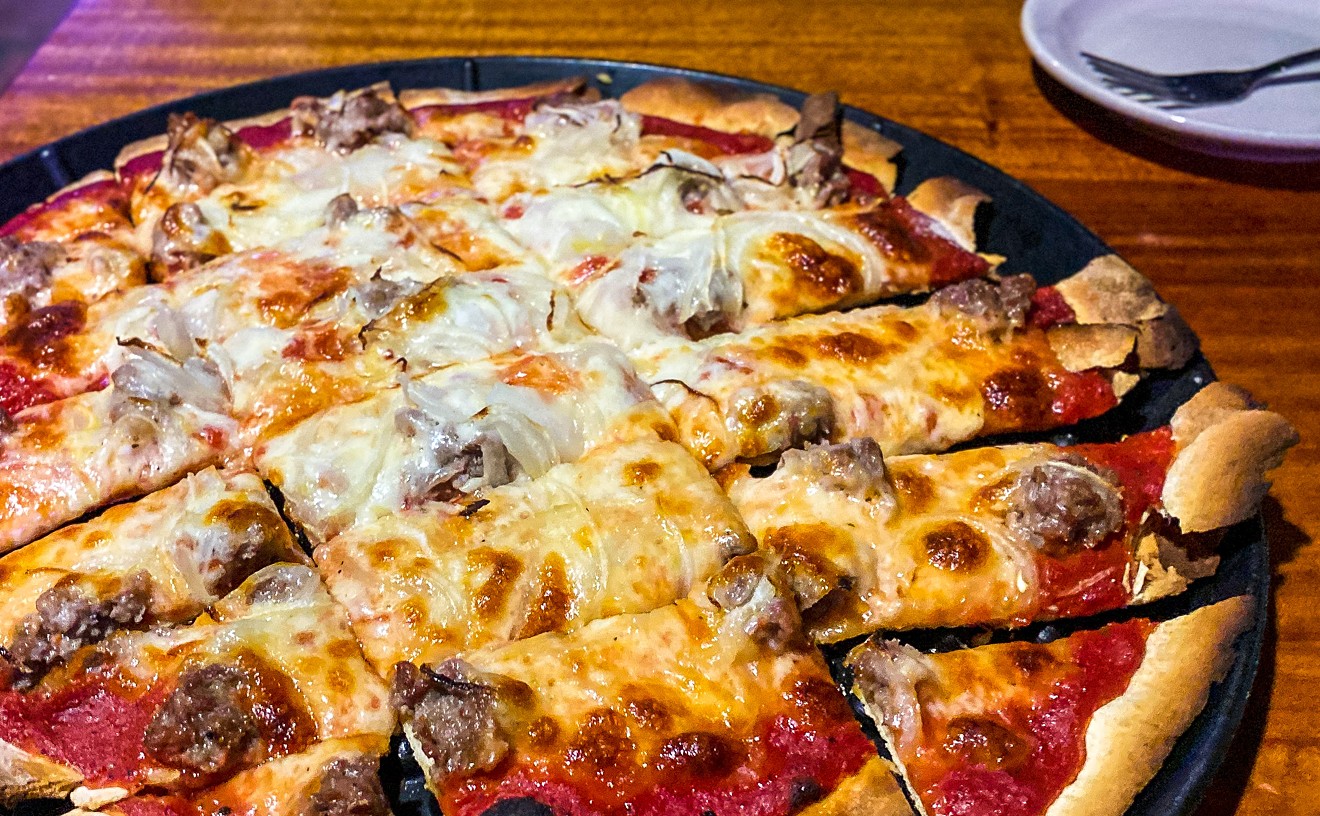 Louie’s: Yet Another Take On Tavern-Style Chicago Thin Crust Pizza