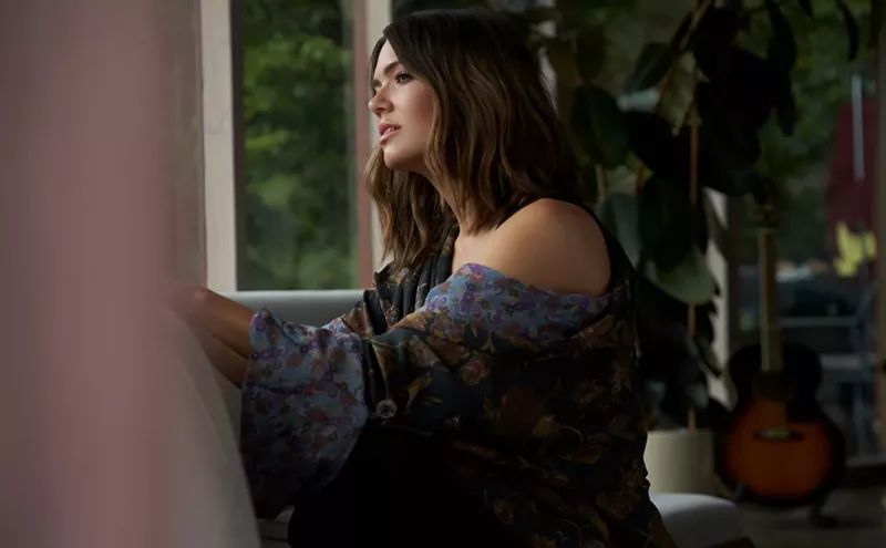 Image: Mandy Moore Says She Might Never Be a Matriarch Like Rebecca, but She’s Still Mom Goals