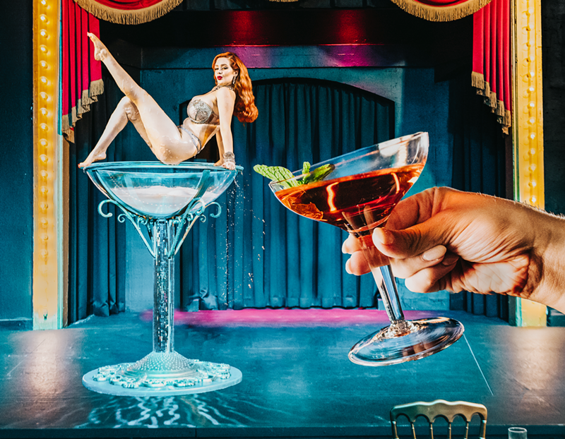 Image: Burlesque dancer Minxie Mimieux