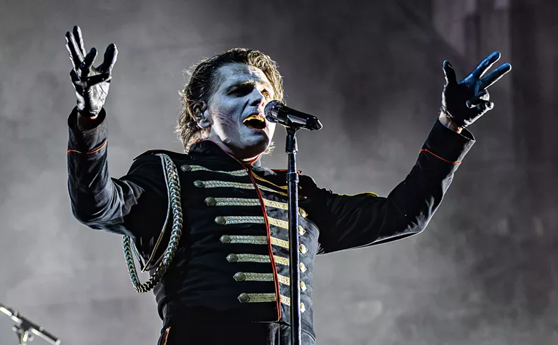 Image: My Chemical Romance Blasts Through Hits for Their Return to The Black Parade