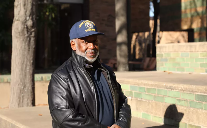 Image: Navy Veteran Uses Photography to Work Through PTSD and Help Other Vets
