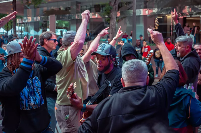 Image: Music fans move to the Cowtown beat at the 2023 Fort Worth Main St. Arts Festival.