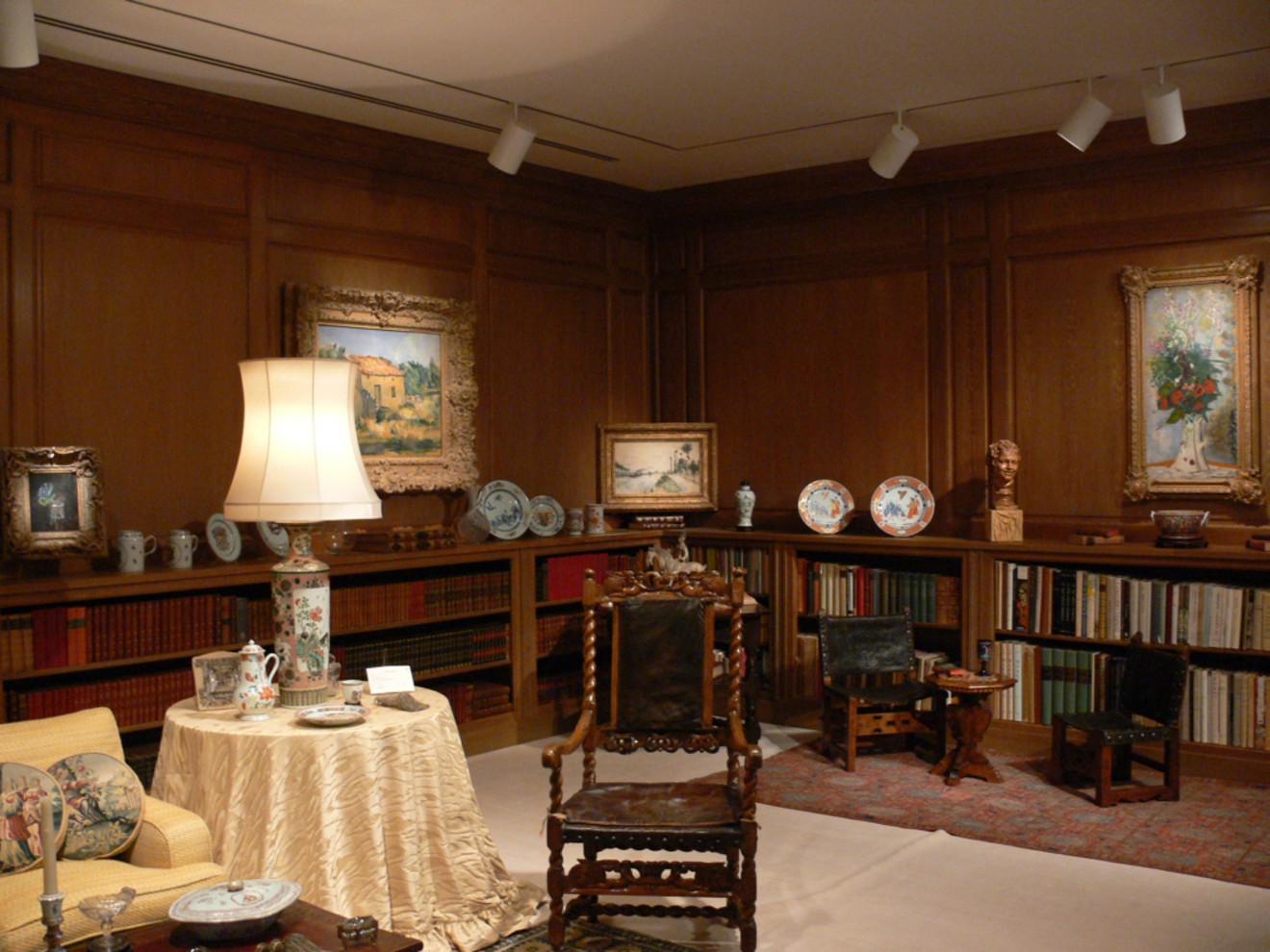 The Wendy and Emery Reves collection is also given as an example of museums’ eagerness to acquire; in 1985, the DMA reconstructed five rooms from the Reves’ home in France for its display, at Wendy Reves’ insistence.