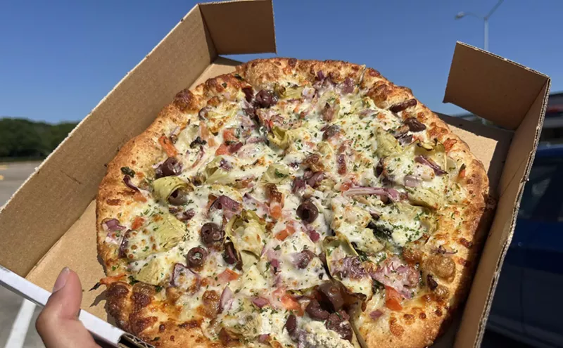 Image: Olive Oil’s Pizzeria in Richardson Serves Up Old-School Pie — and More