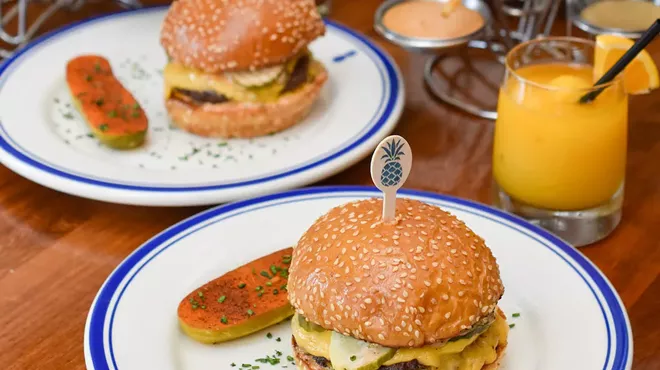 burgers at hudson house