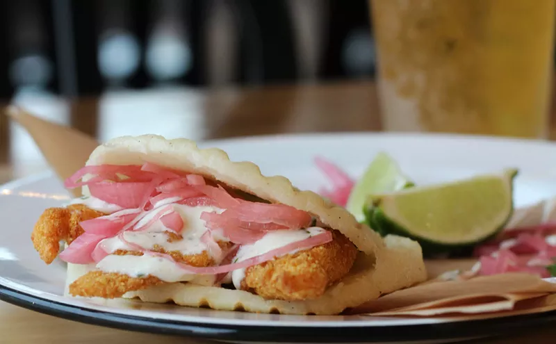 Image: Po'Boys, Arepas and a Lobster Roll: The Best Seafood Sandwiches in Dallas