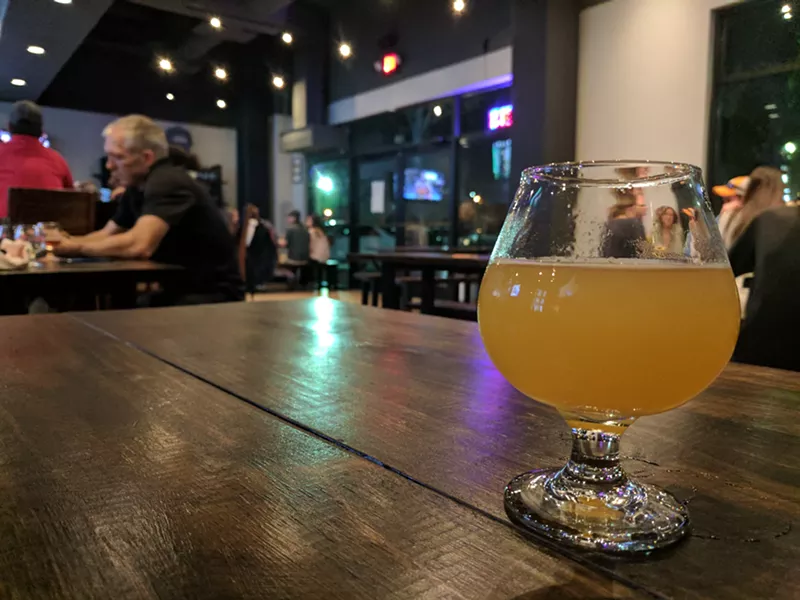 Image: Martin House’s Apricot Queen of the Mist at Bluffview Growler