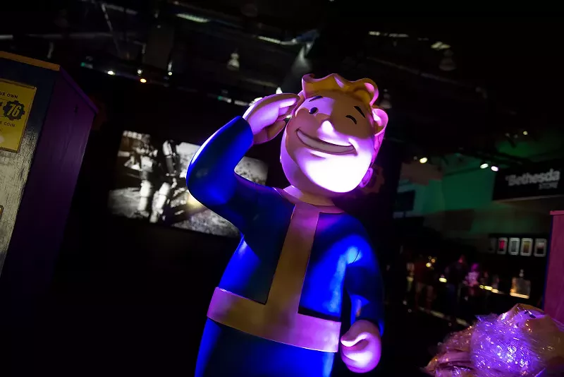 Image: The Fallout Vault Boy greets guests of the 2018 QuakeCon gathering at the Gaylord Texan.
