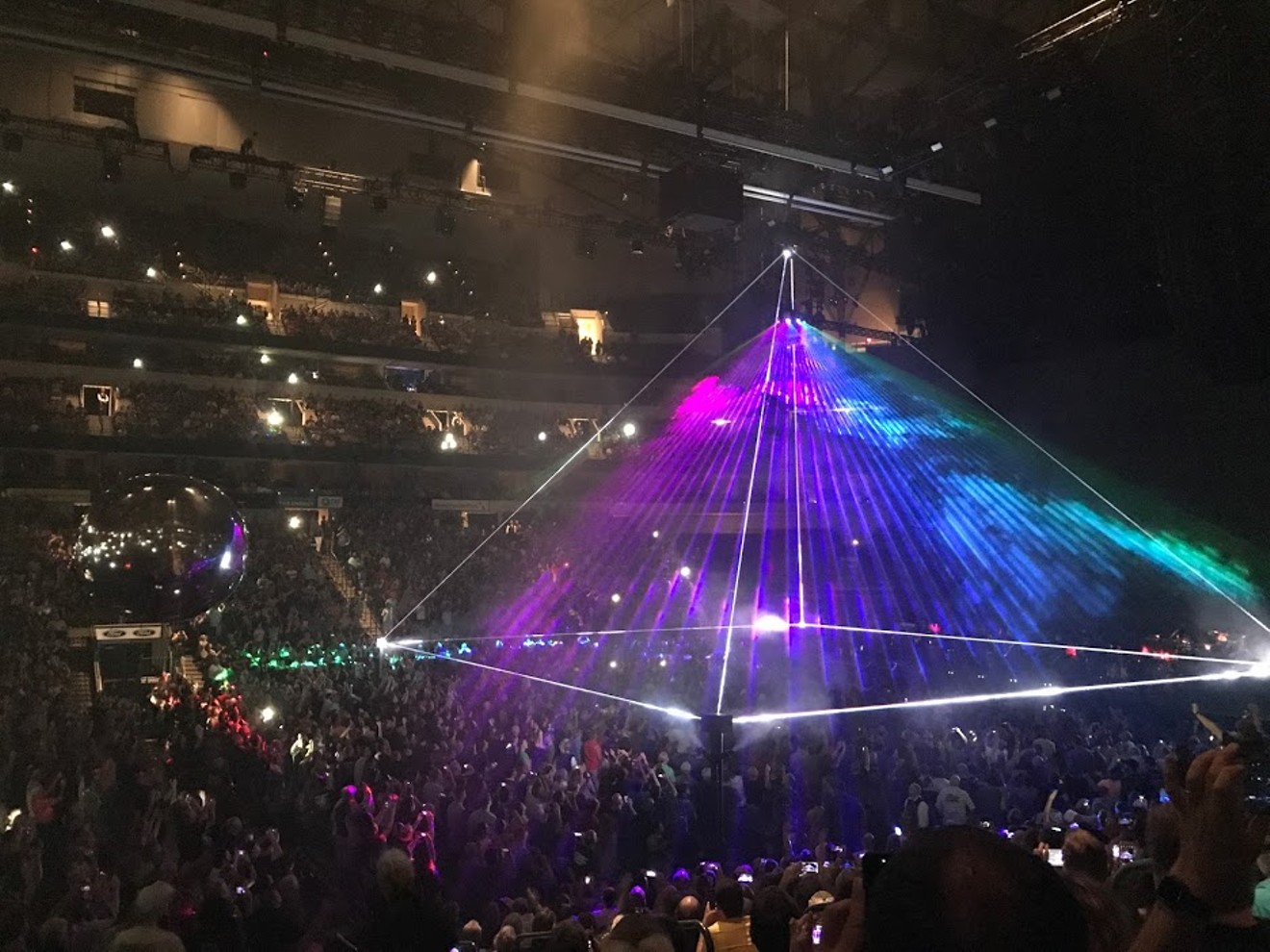 Those who attended Friday's show won't be able to go to a half-assed Pink Floyd laser extravaganza ever again.
