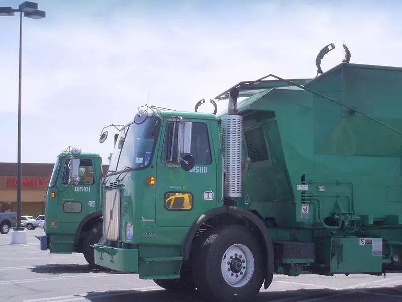 Image: Sanitation truck drivers in Dallas don't get paid much and aren't unionized