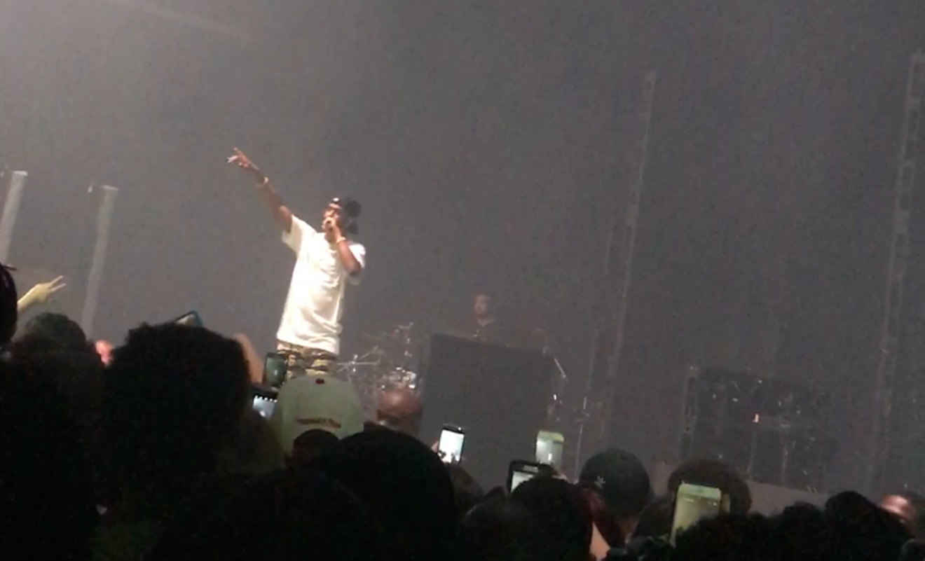 Big Sean asked for a lot of audience participation at his show Saturday, and he himself gave his all despite having a cold.