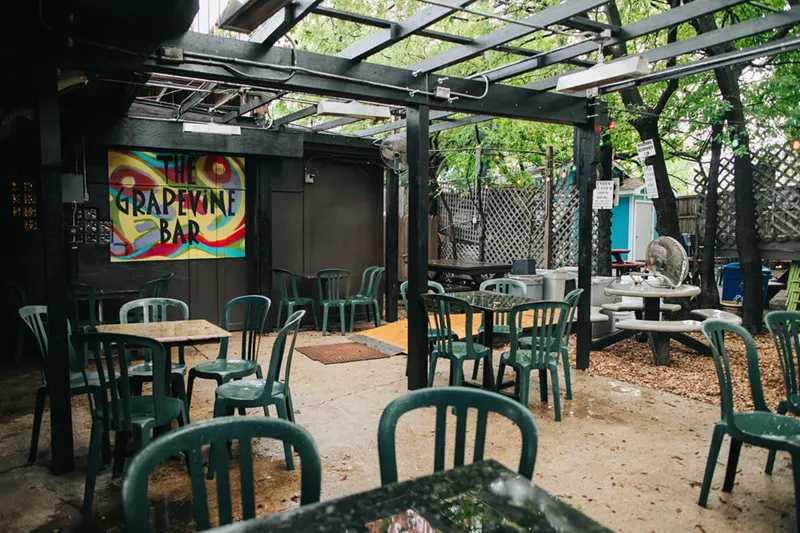 Image: The patio at The Grapevine Bar in Oak Lawn.