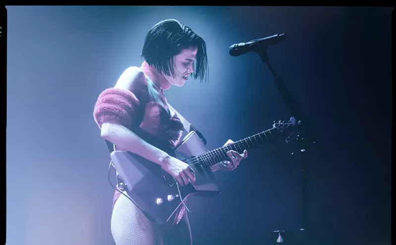 Image: St. Vincent Was Flawless During Her One-Woman Rock Show