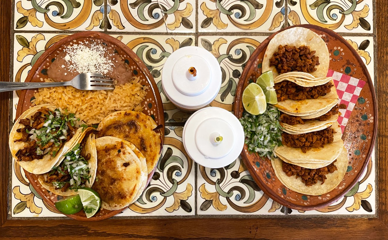 Taqueria Los Pinos No. 2: Fresh Gorditas and the Full Spread