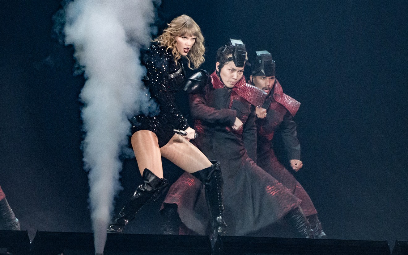 Taylor Swift wowed the crowd Friday night.