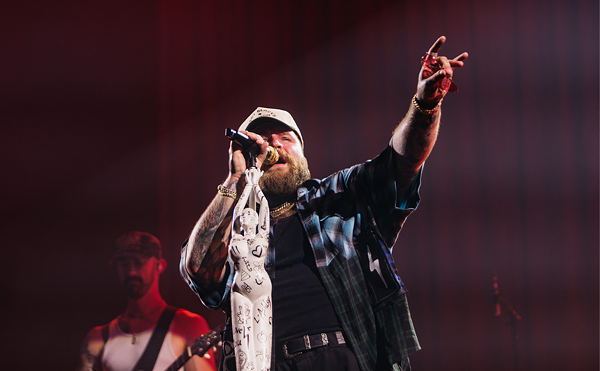 Image: Teddy Swims Gets in His Feels at Sold-Out Irving Show
