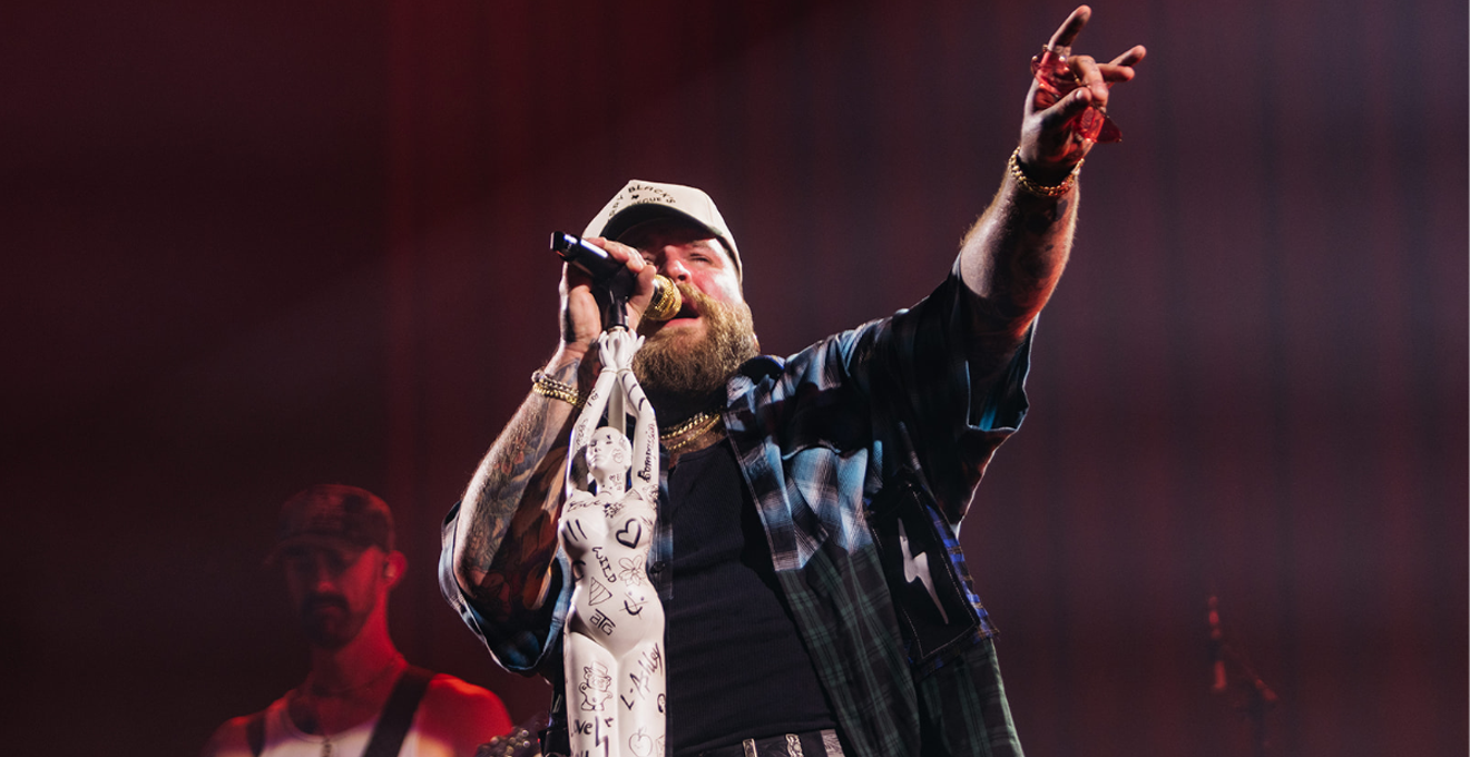 Image: Teddy Swims Gets in His Feels at Sold-Out Irving Show