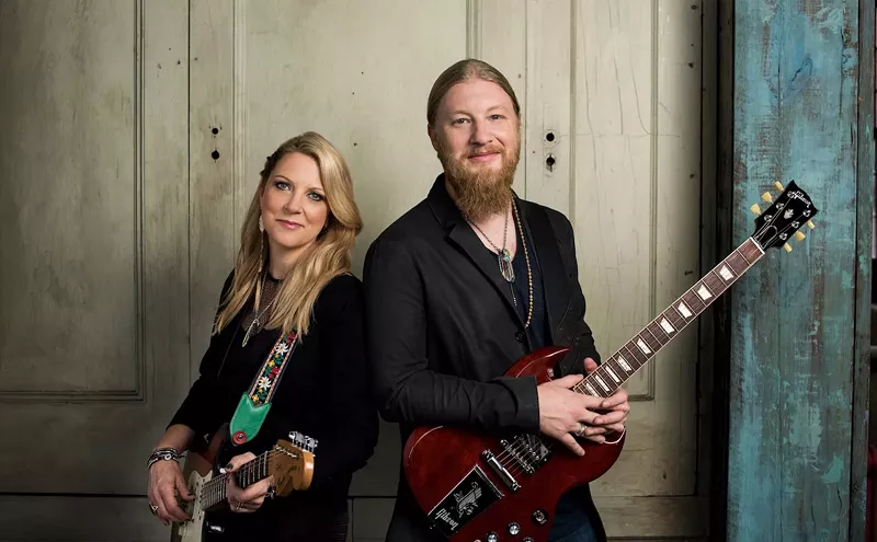 Image: Tedeschi Trucks Band Keeps Rolling Through Heavy Weather
