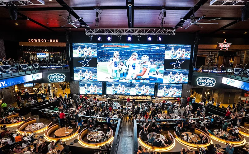 Image: The Best Bars and Restaurants to Watch the Dallas Cowboys This Season