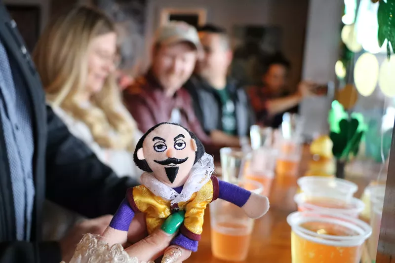Image: Shakespeare Dallas invites you to a pub crawl with the Bard.