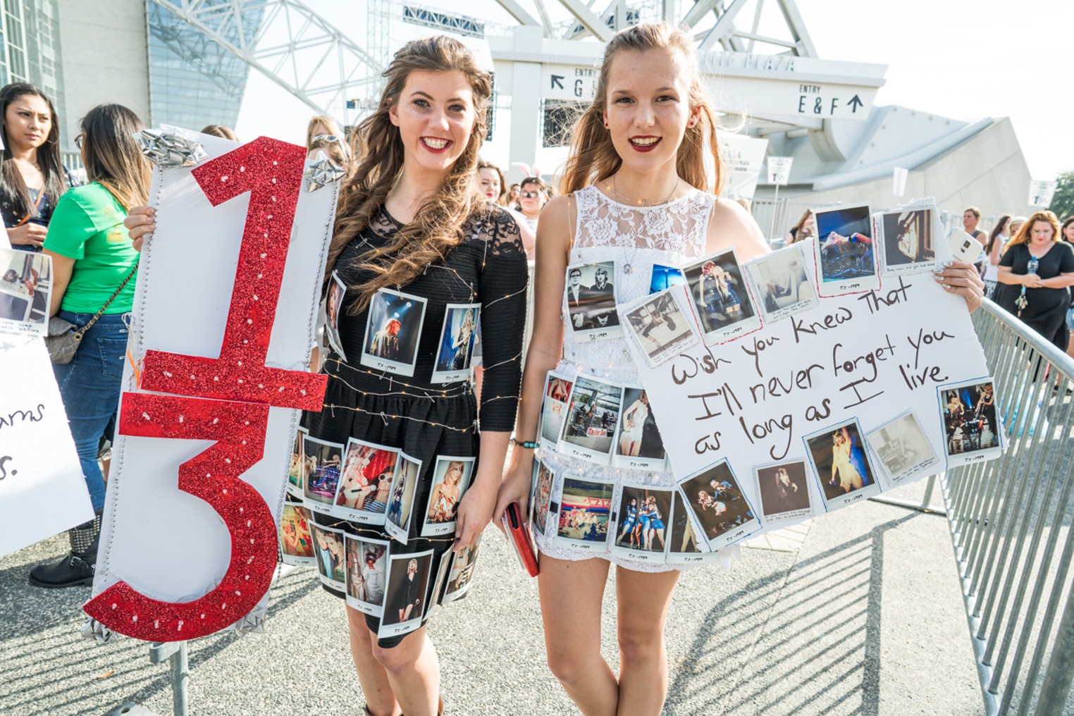 The Creative, Colorful Fans of Taylor Swift, Dallas