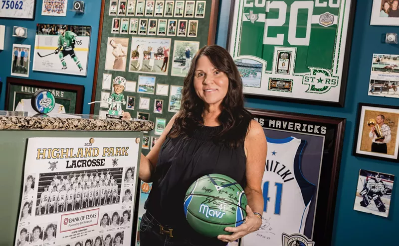 Image: The Mavs and Stars Get Their Backs Cracked by This Trailblazing Doctor