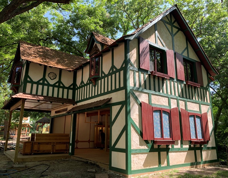 All ye olde favorite vendors and characters are back to celebrate the 40th anniversary of the Scarborough Renaissance Festival.