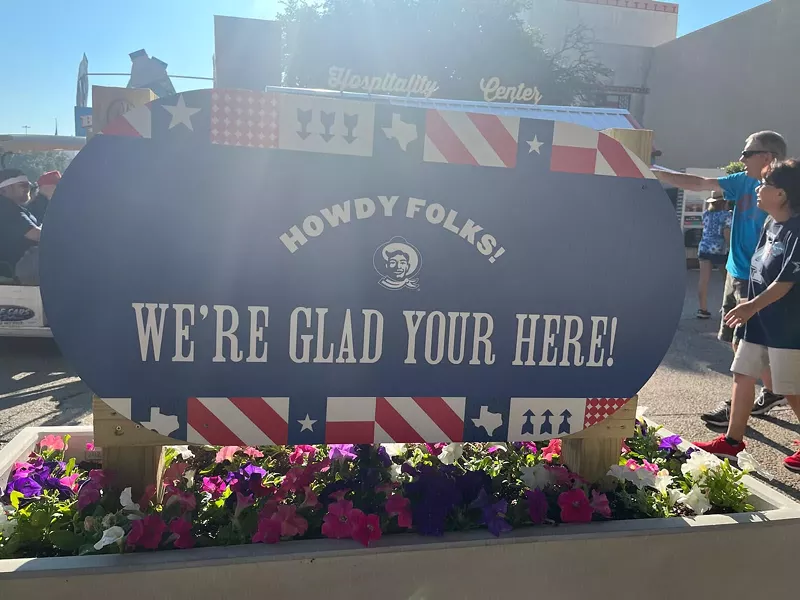 Image: This sign welcoming guests to another season of the State Fair of Texas has a teensy typo in it. Can you spot it?