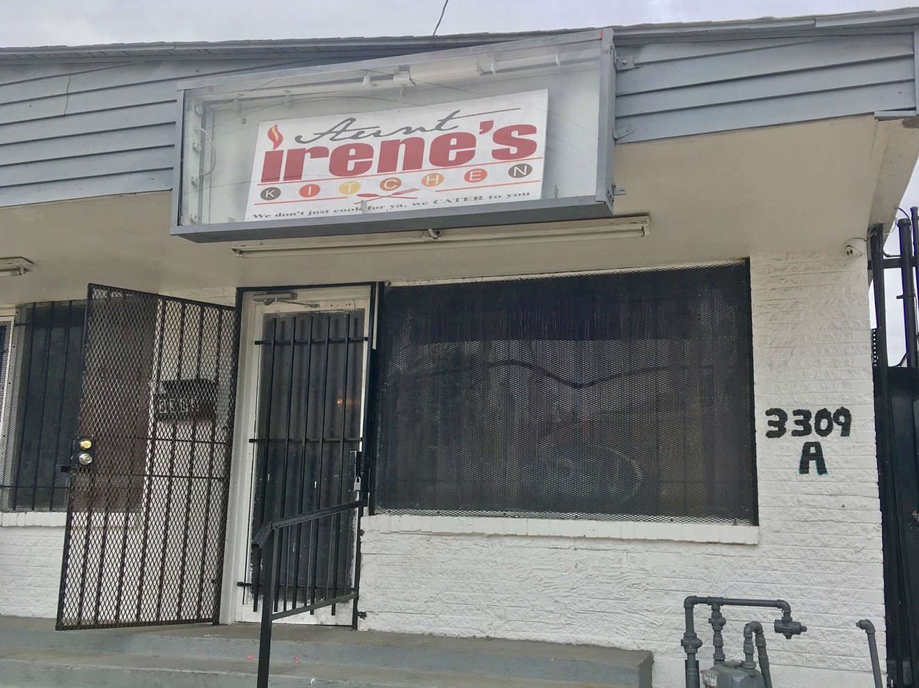 Aunt Irene's Kitchen is drawing long lines of diners to a former auto shop.
