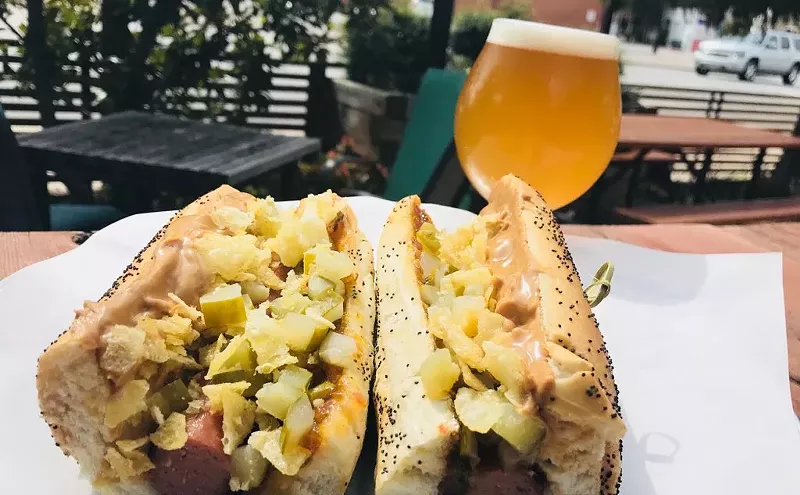 Image: This Hot Dog Is Topped With Pickles, Potato Chips and Peanut Butter, and It's Great