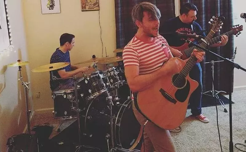 Image: Trio manintheraw Takes an Emotional Approach to Songwriting in Its Niche Genre