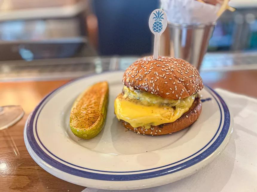 Hudson House's cheeseburger.