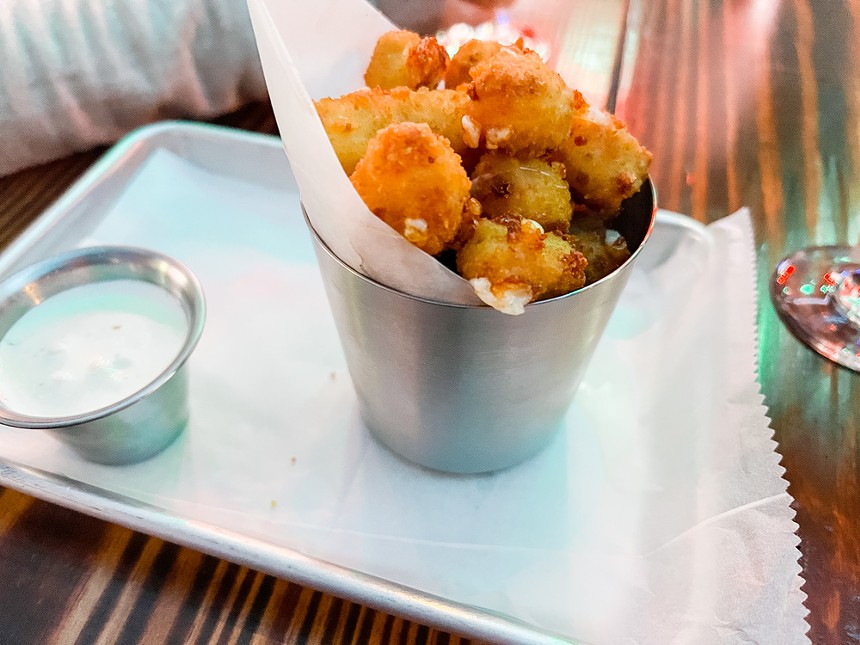 fried cheese curds at aviators