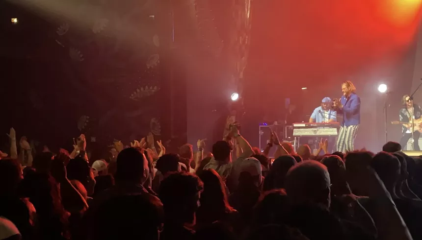 Allen Stone performs at Dallas' House of Blues.