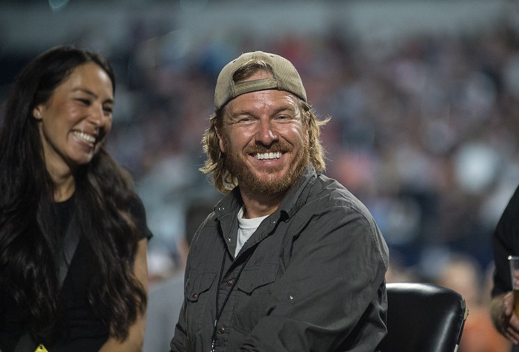 Celebrites like Chip and Joanna Gaines of HGTV's Fixer Upper  came out for the show. - MIKE BROOKS