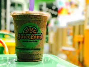 Austin import JuiceLand moved into Sylvan Thirty last year, offering up a massive menu of fresh juices and "superfood smoothies." - BETH RANKIN