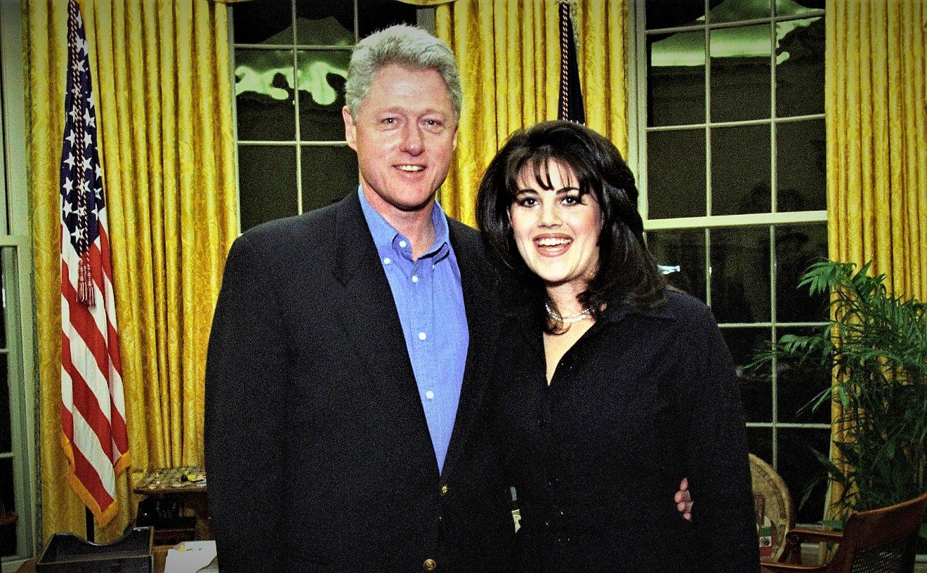 Exactly how did Bill Clinton not see trouble in this picture?