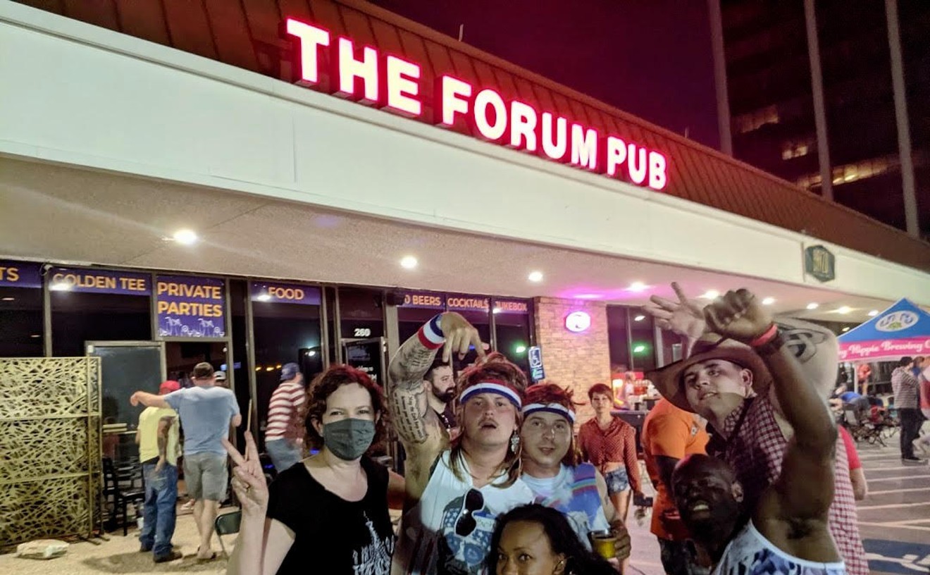 Forum Bar