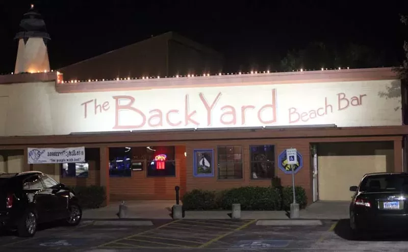 Best Watering Hole With A Water Hole 06 Backyard Beach Bar Best Of Dallas Best Restaurants Bars Clubs Music And Stores In Dallas Dallas Observer