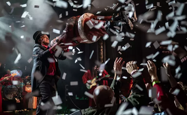 The Polyphonic Spree's 19th Annual Christmas Show Was a Confetti-Filled Extravaganza