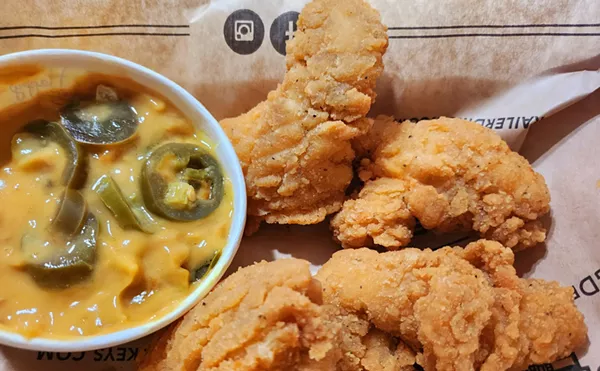 We Try Trailer Birds Nashville Hot Chicken at Dickey&rsquo;s