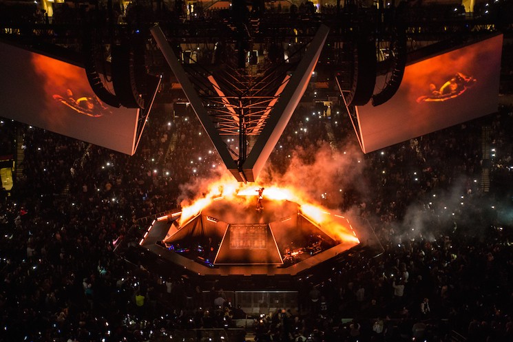 The stage was designed so that Jay-Z was always the center of attention.