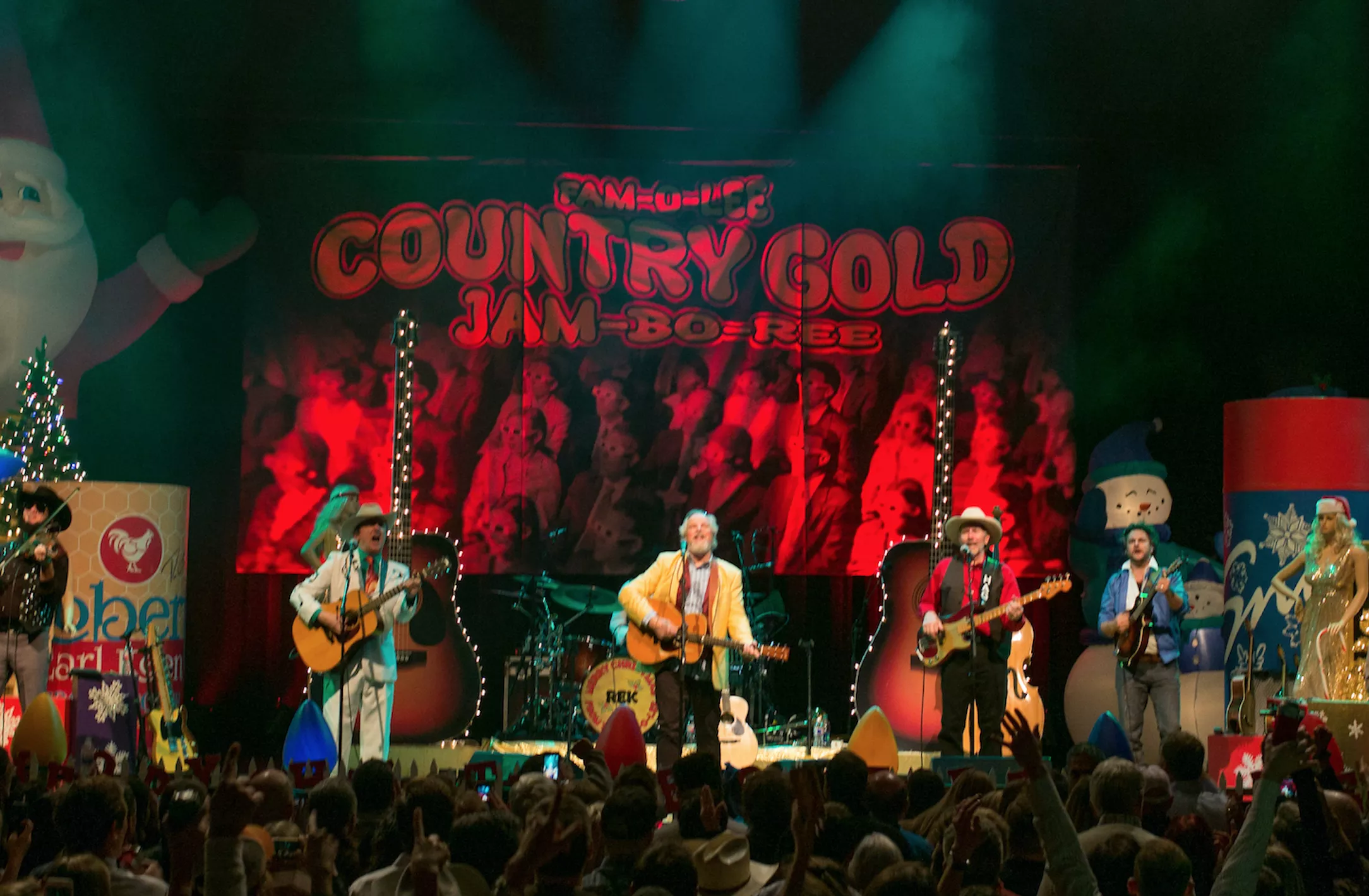 Robert Earl Keen Christmas Tour 2022 Robert Earl Keen Talks Texas, His Christmas Variety Show, And Playing With  George Strait In Vegas | Dallas Observer